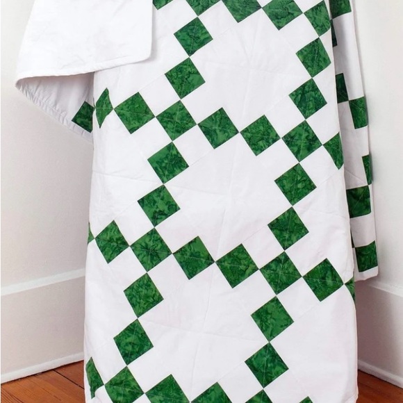 The Perfect Seamstress Other - Handmade New Green and White Quilt